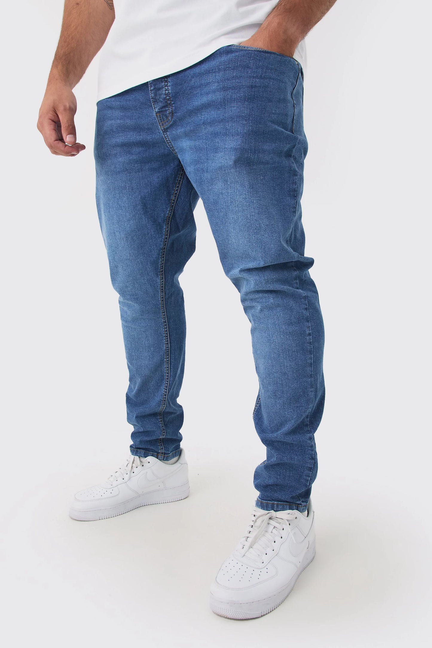 MID BLUE NARROW FIT JEANS