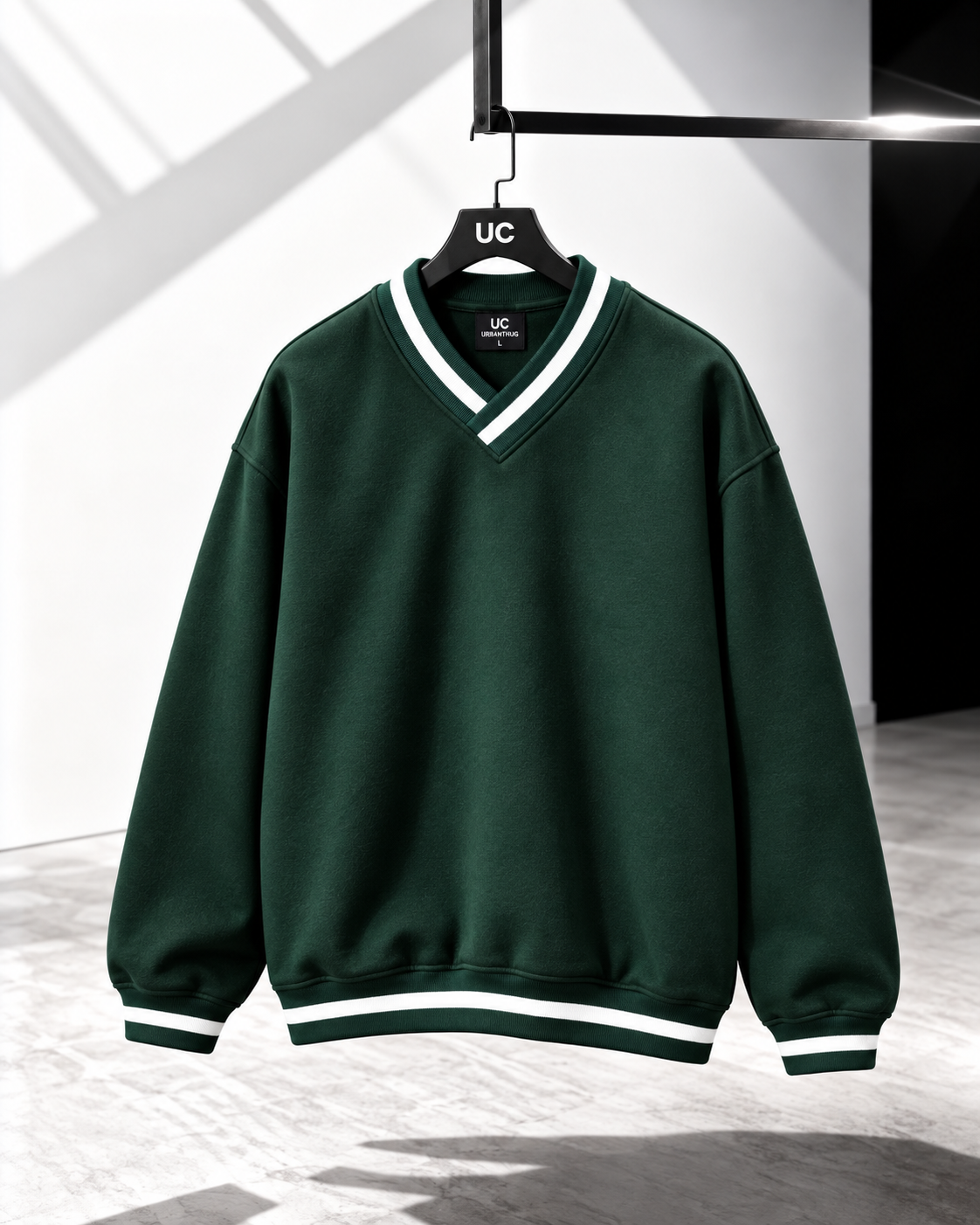 THE CAPTAIN VARSITY // V-NECK