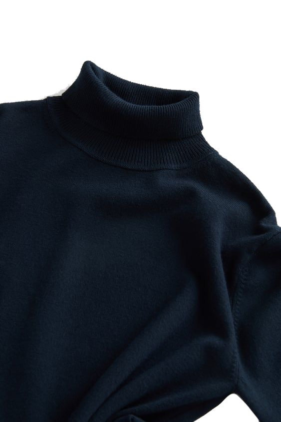 BLACK TURTLE NECK TOP - UNISEX