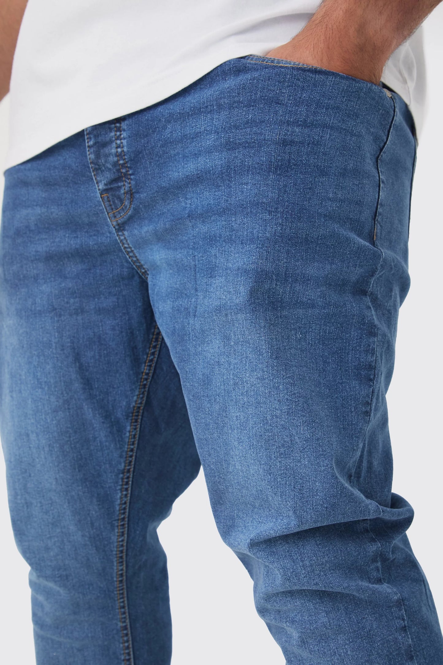 MID BLUE NARROW FIT JEANS